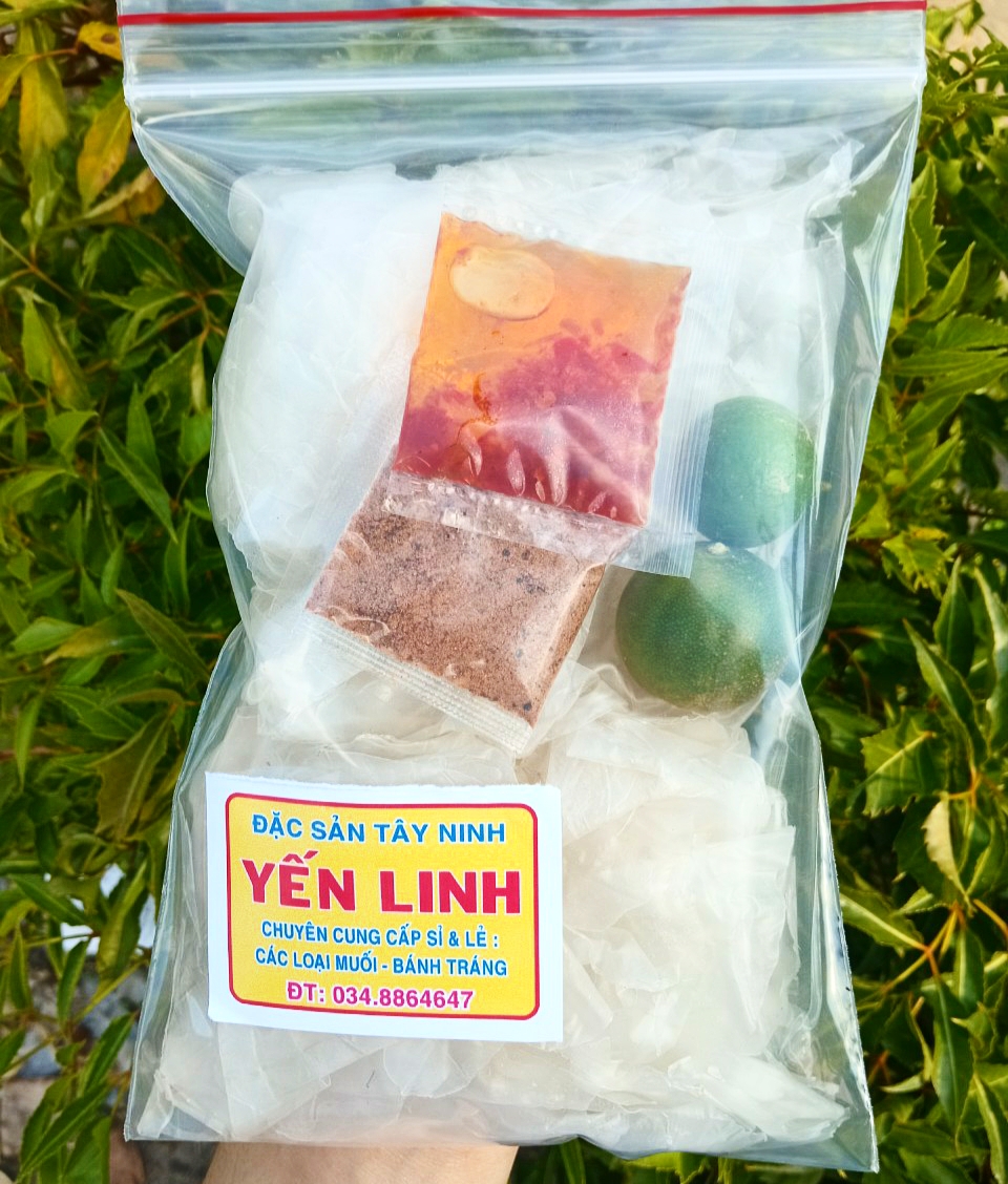 1 bịch bánh phơi sương sate ớt tắc ngon rẻ