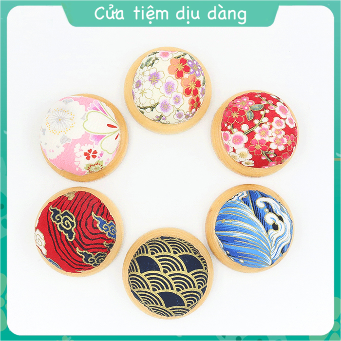 Đế cắm kim, gối cắm kim đế gỗ (giao mẫu ngẫu nhiên)