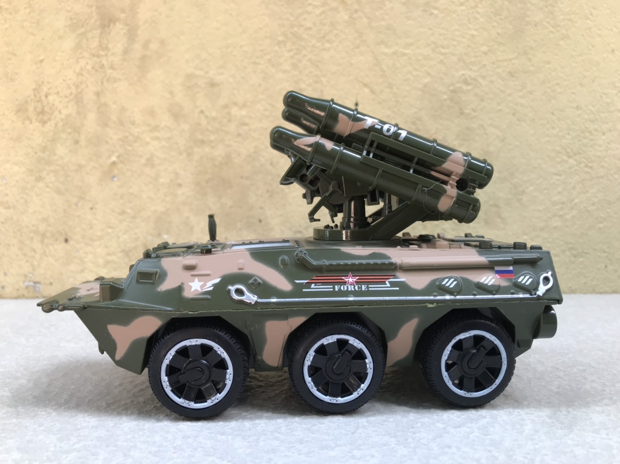 Mô hình xe quân sự t03 1:36