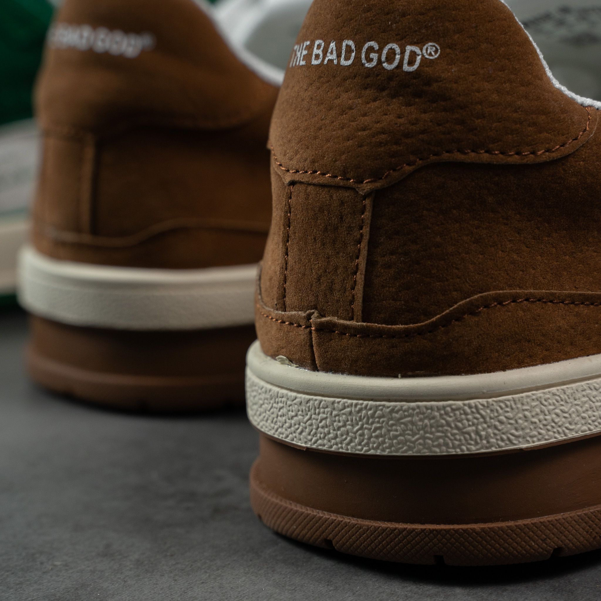 Giày sneaker The Bad God Suede Runner da lộn