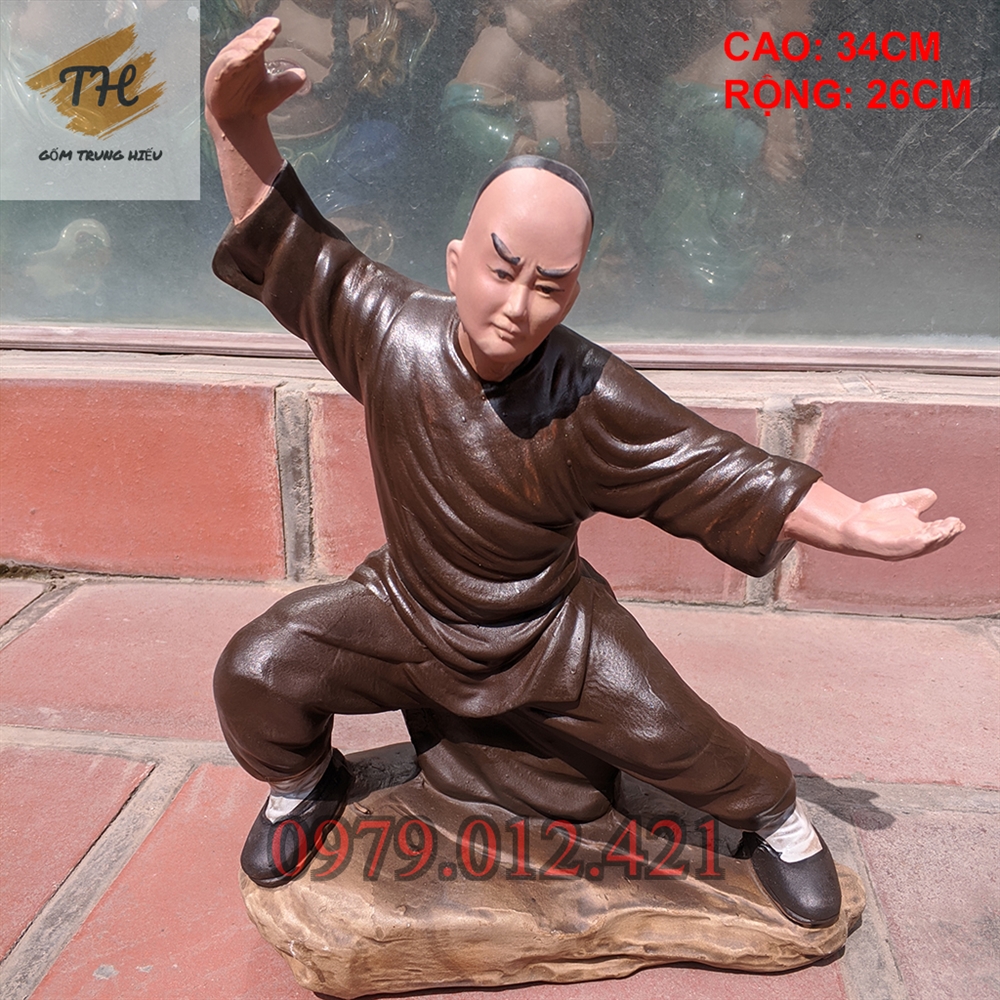 Tượng Hoàng Phi Hồng gốm Bát Tràng