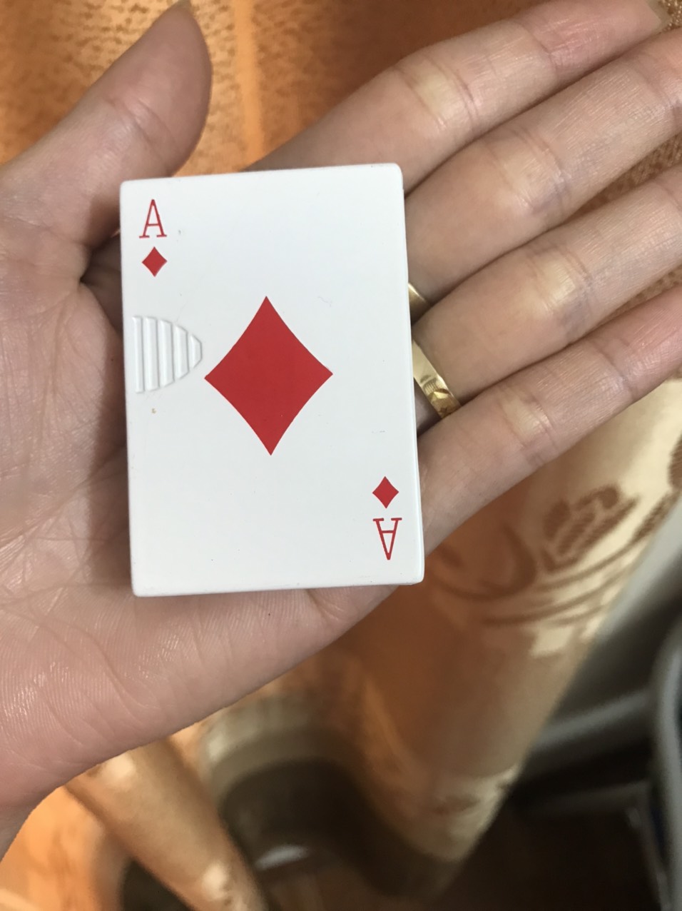 Hột Quẹt Bật Lửa Hình Lá Bài Nhiều Hình