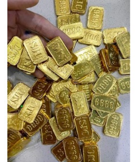 Yellow-Shaped Chocolate Pieces 9999, Sjc,