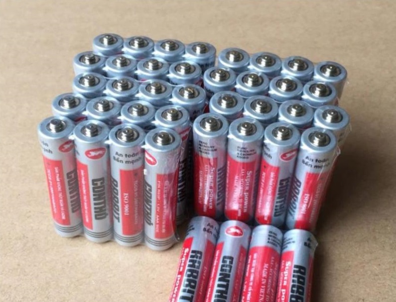 Pn đũa con thỏ AAA 1.5V - vỉ 4 viên