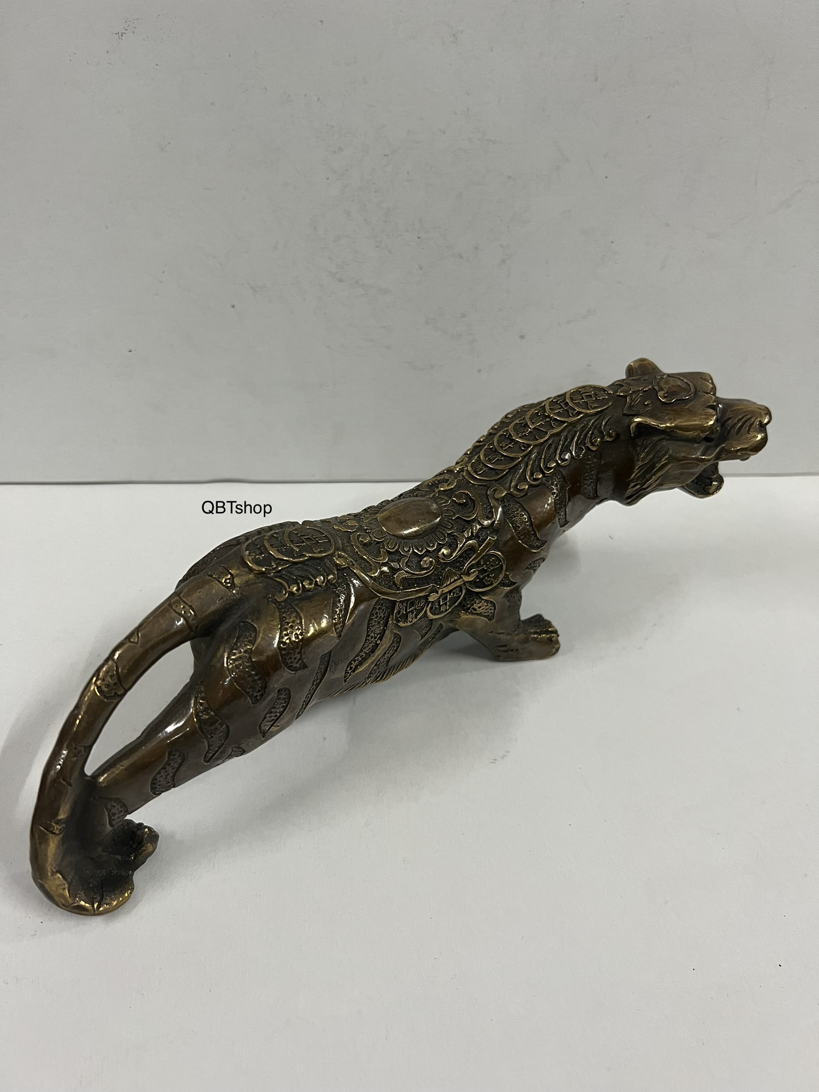 Tượng Con Cọp ( Hổ ) hoa văn - Dần đắc lộc đắc thọ bằng đồng