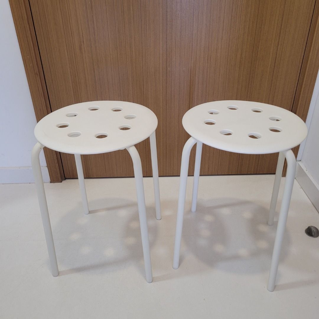 Ghế đẩu tròn chân sắt IKEA Marius - Trắng