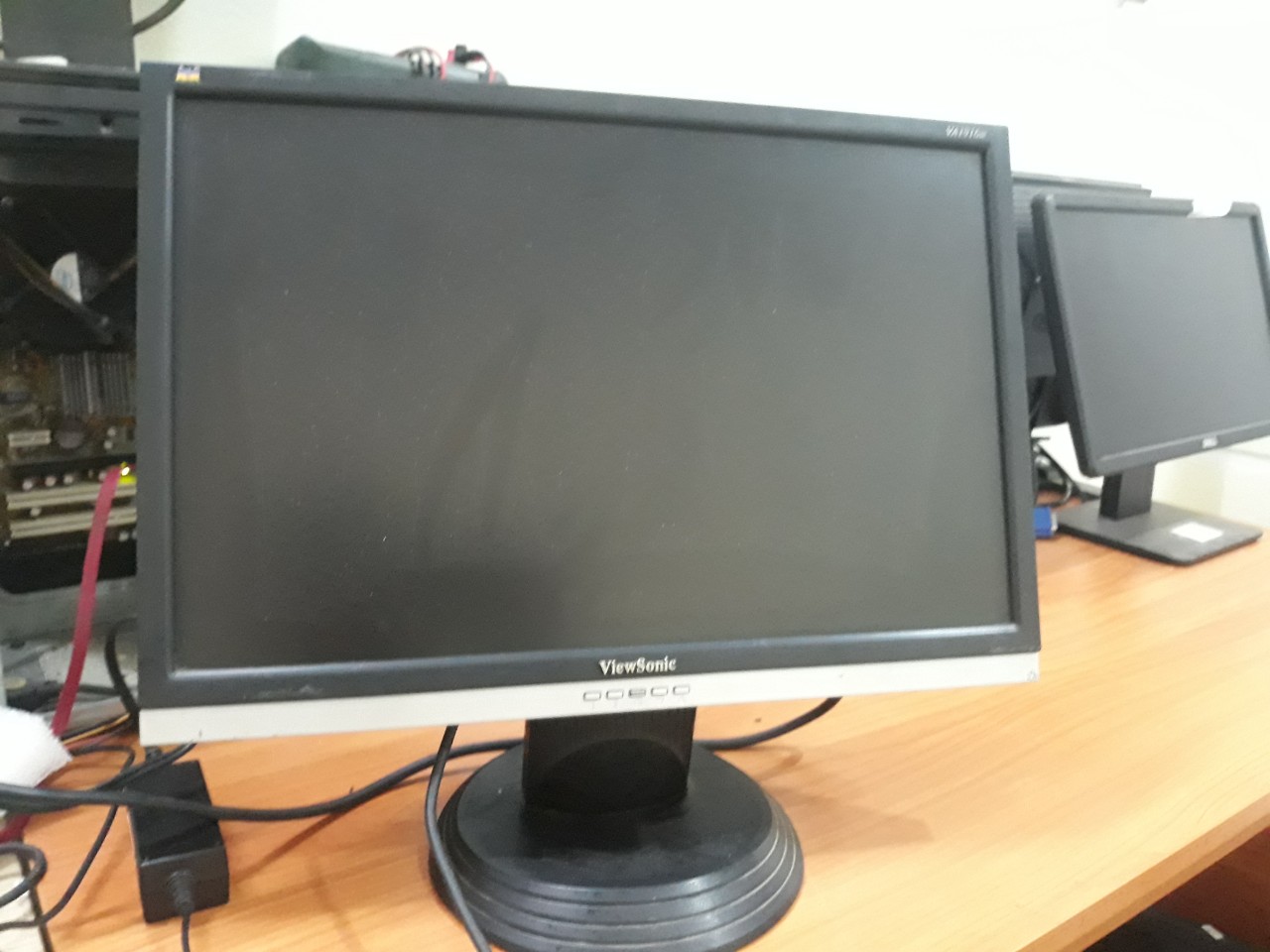 Màn 17in, 19in các loại  thanh lý nám nhẹ / kẻ