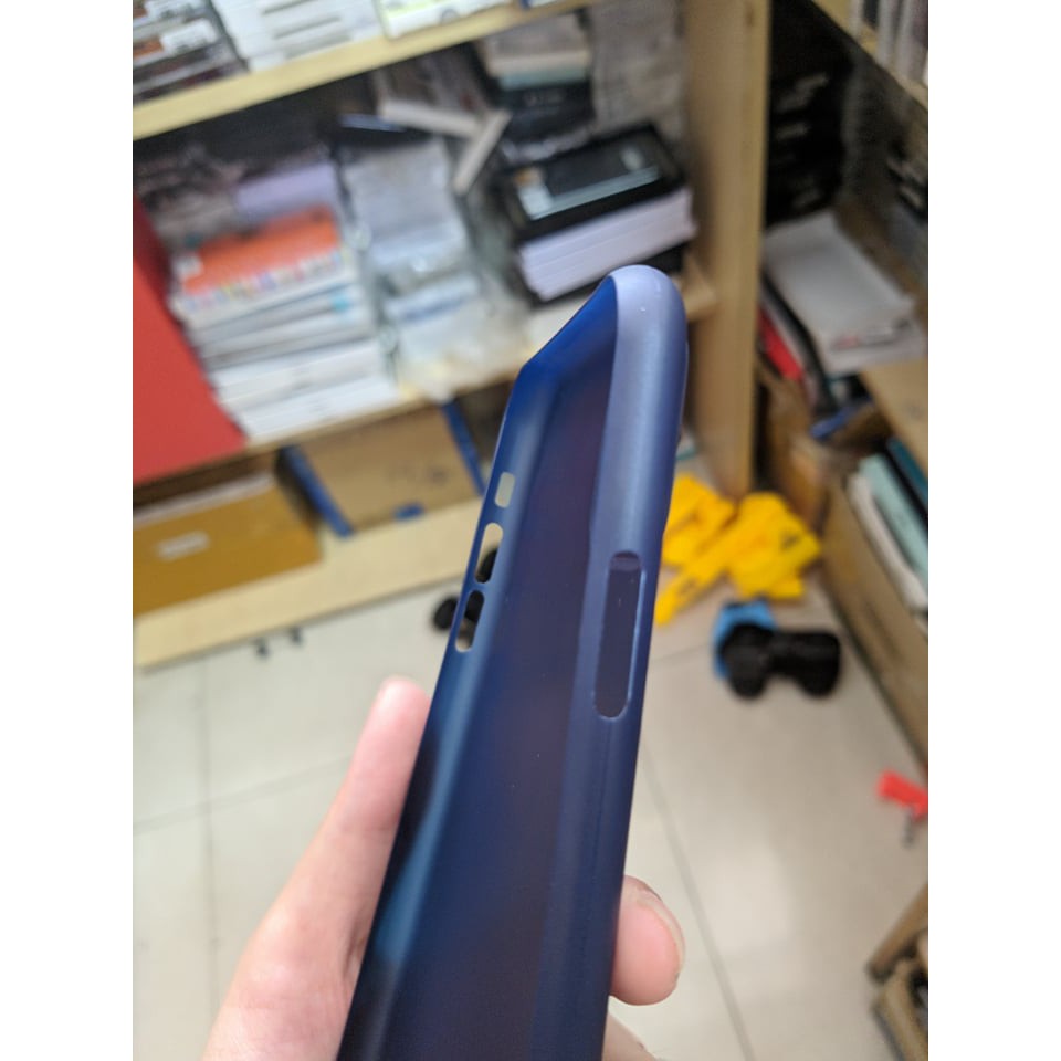 Ốp Lưng iPhone 11 Hiệu Memumi Mỏng Dạng Nhám Mờ Cao Cấp