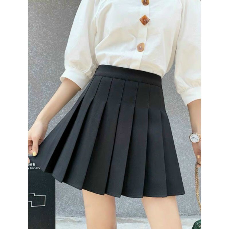Quần váy xếp ly dễ thương.