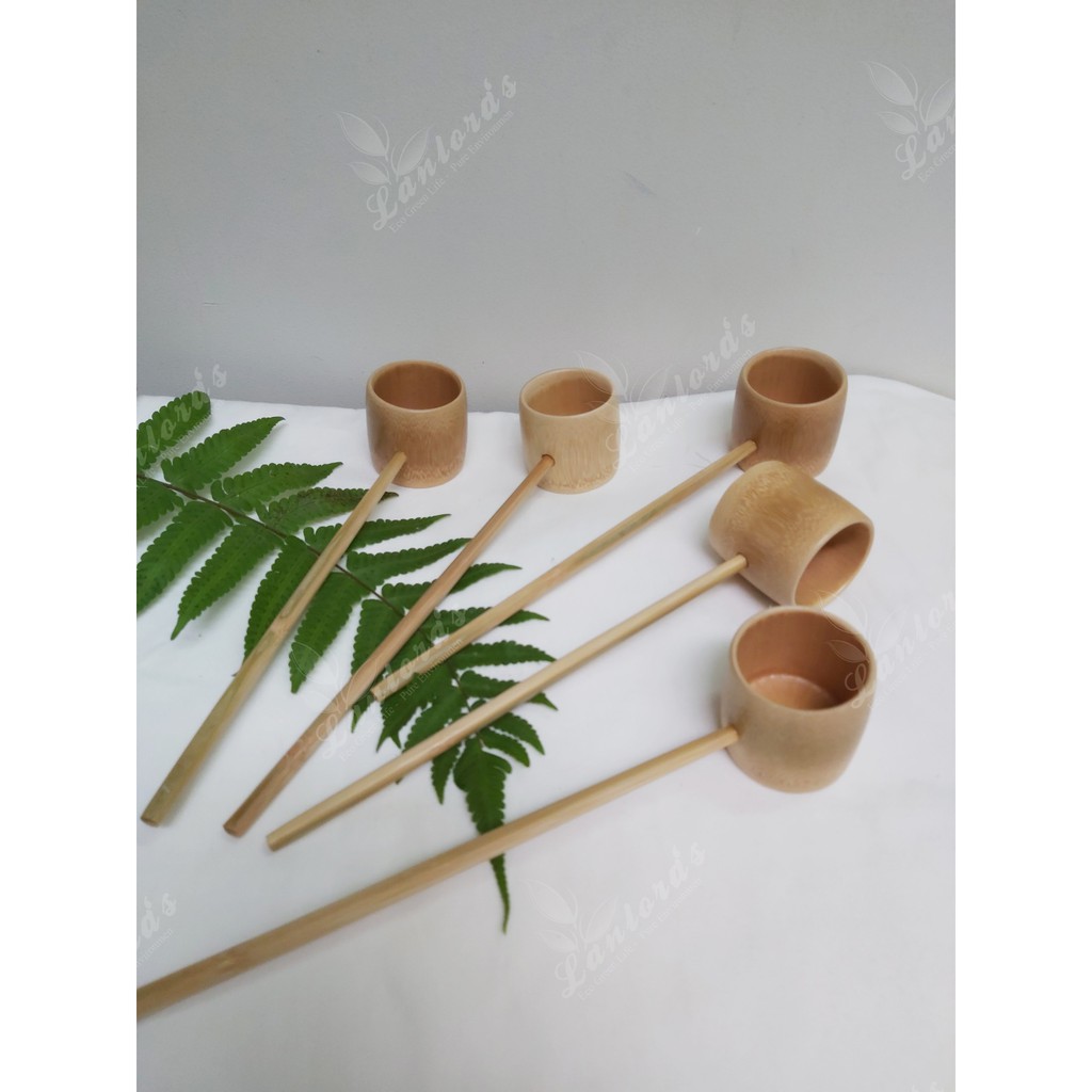 Gáo múc nước bằng tre cán dài