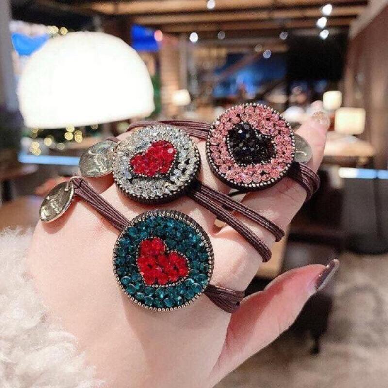 Cột tóc Đính Đá Nhiều Kiểu Dáng Sang Chảnh