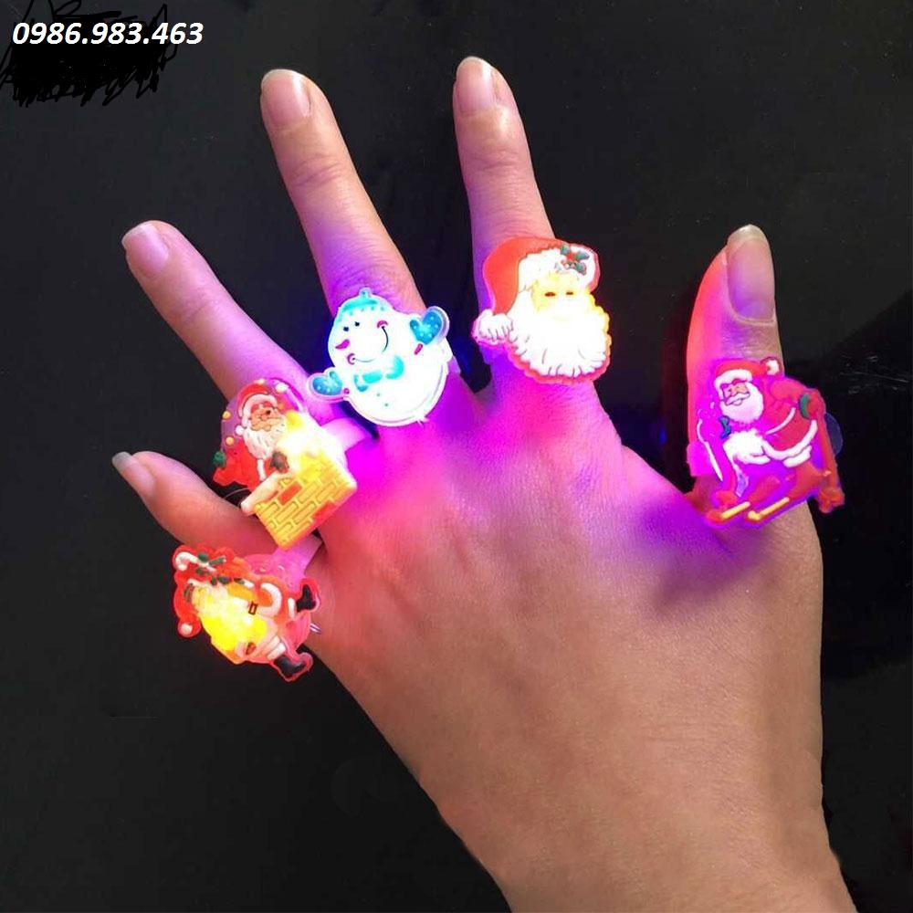 Sét 2 Chiếc Nhẫn Có Đèn Phát Sáng Cho Bé