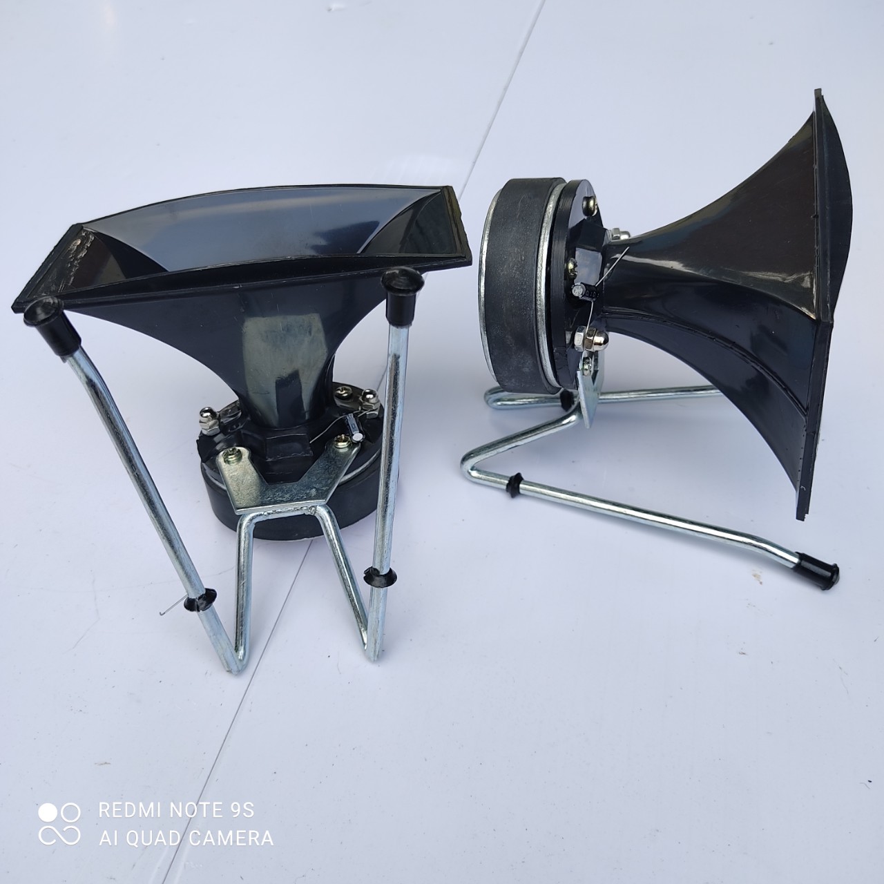 Đôi loa treble rời chân sắt công suất 200w củ kèn