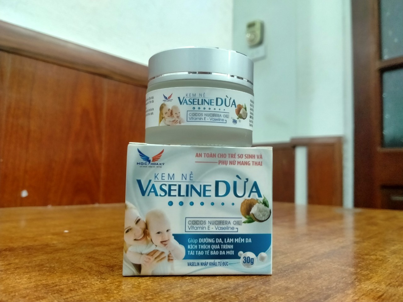 Kem dưỡng ẩm Vaseline dừa 30gr