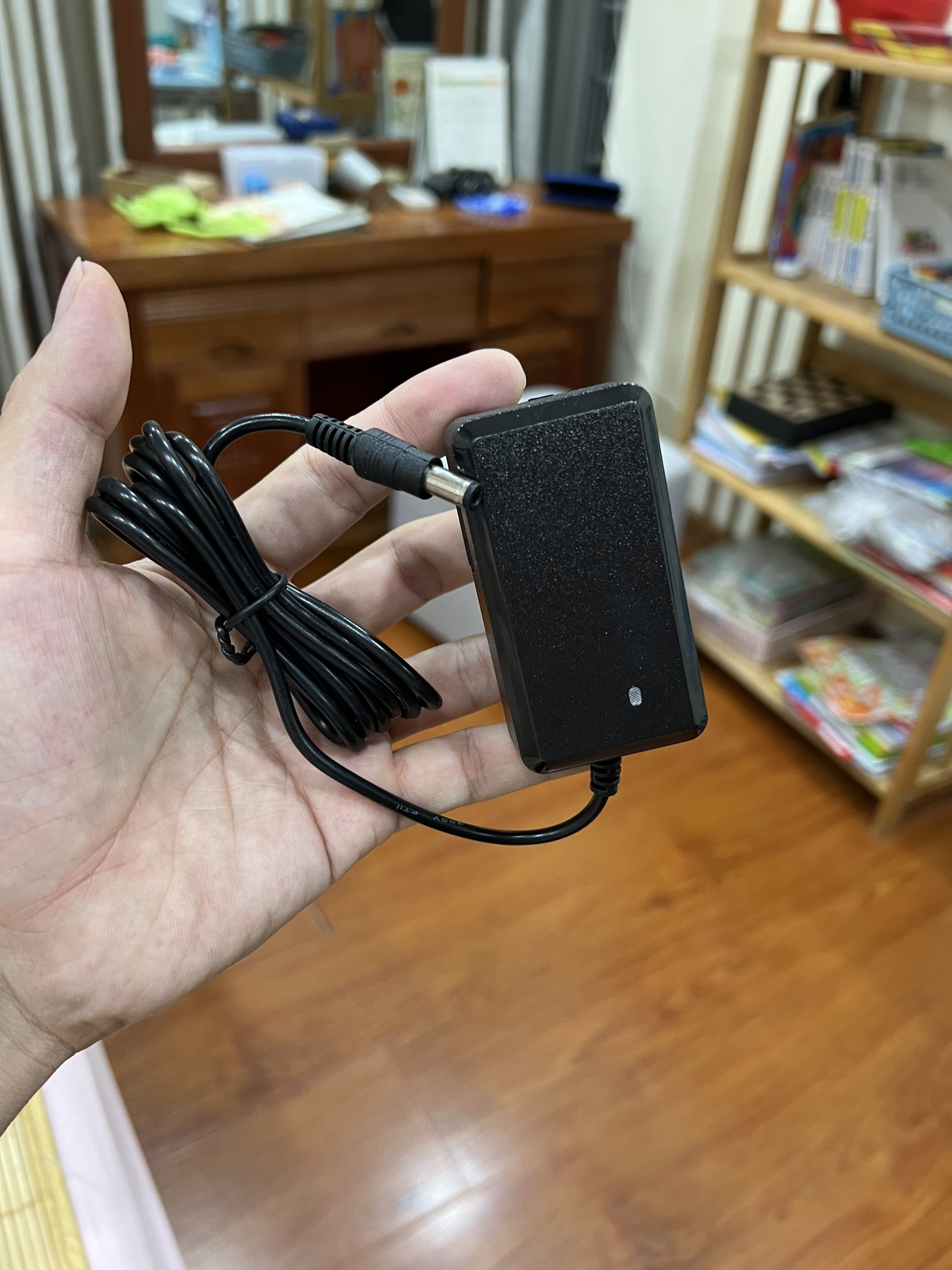 adapter 10v 2A loại tốt