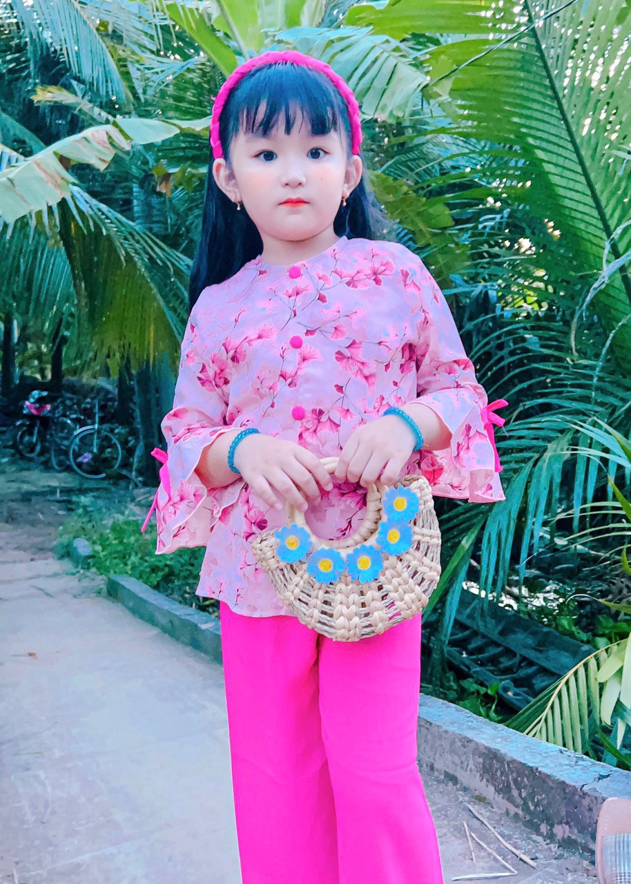 BỘ BÀ BA VẢI LỤA TAY LOE CÚC BỌC CHO MẸ VÀ BÉ GÁI