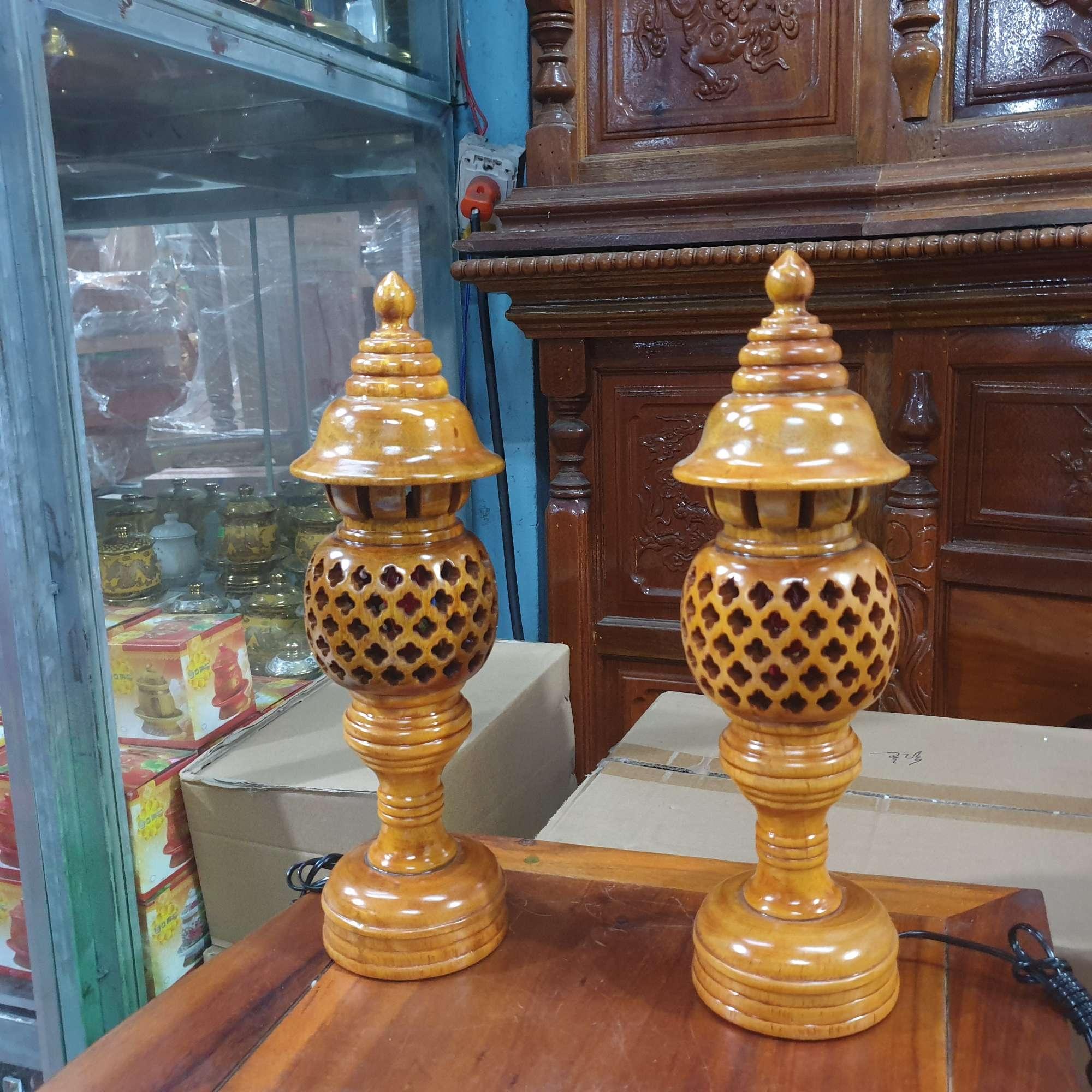 [HCM]Cặp đèn thờ gỗ tràm bông vàng cao 23 cm vàng