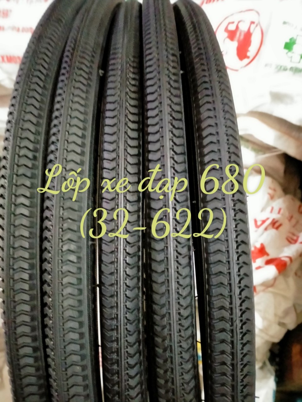 Lốp xe đạp 680 sao vàng