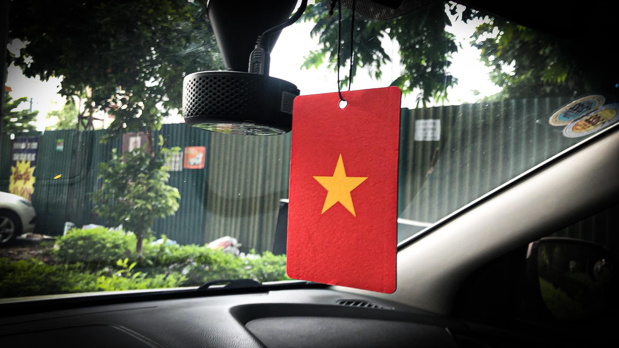 Lá thơm Aroma Car Vietnam Flag Limited (Cờ Việt Nam phiên bản giới hạn)