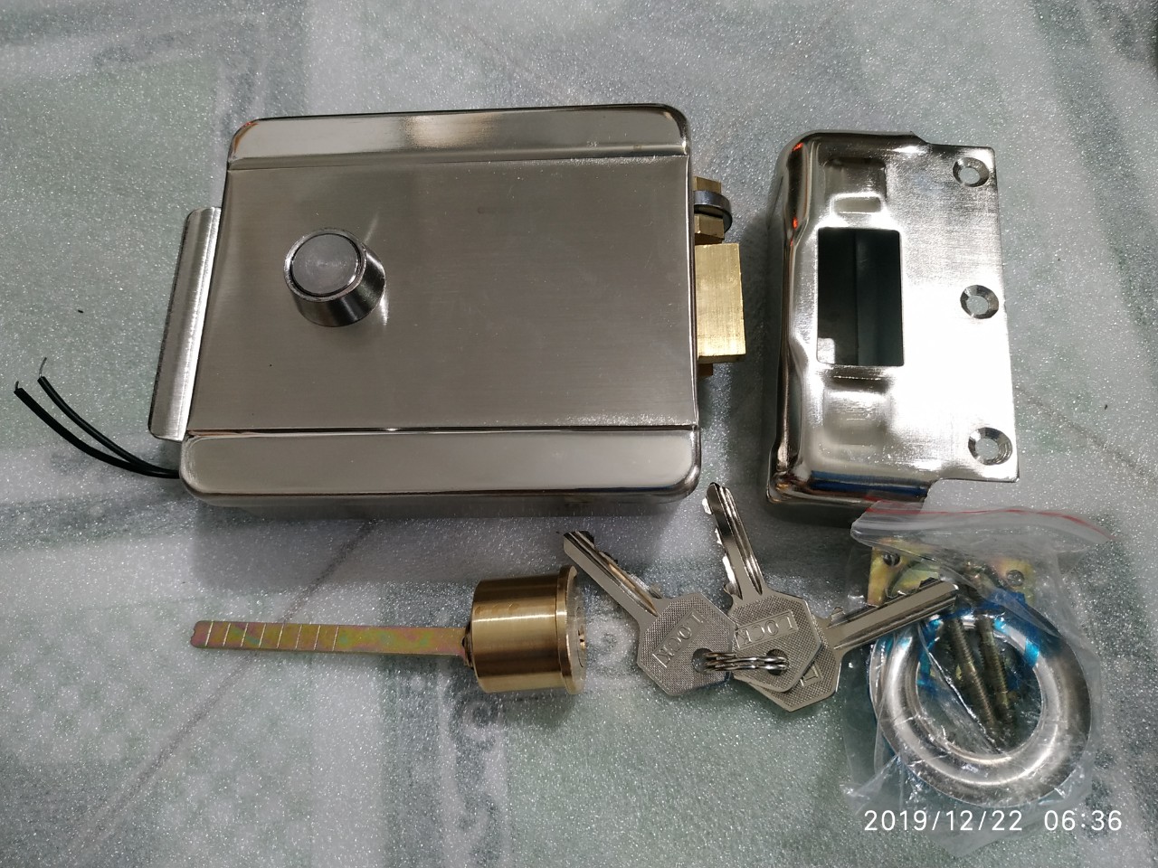 Khóa điện 12V - khóa cửa cổng , cửa nhà
