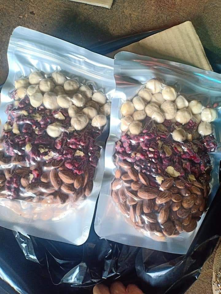 Hạt dinh dưỡng không vỏ mix nut 5 loại hạt