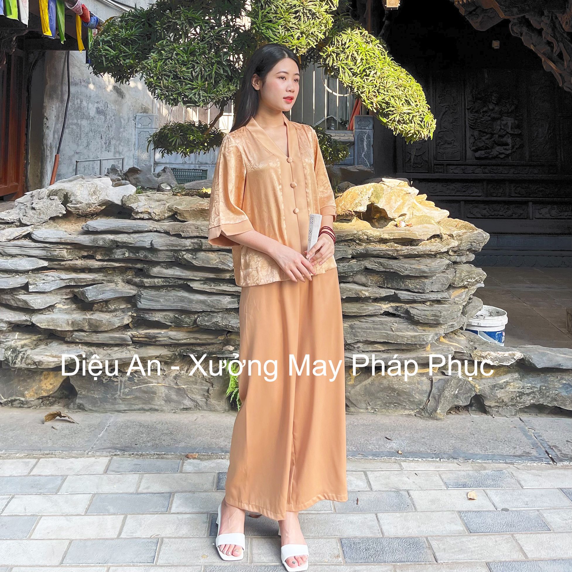 Set Lụa Cao Cấp Đi Lễ Chùa Màu Da - Pháp Phục Đồ Lam