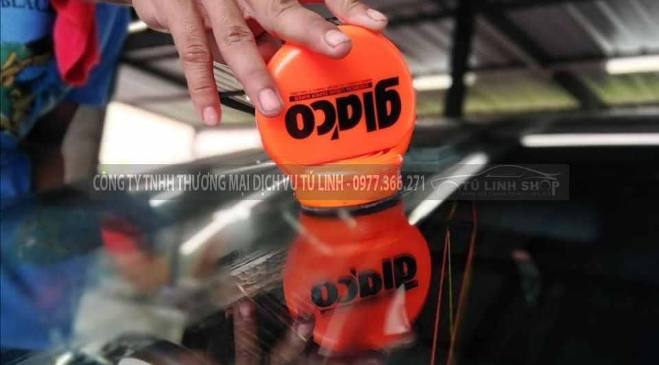Phủ Nano kính Glaco Roll On Larget - Soft99 ( Phủ Nano từ 1 đến 3 tháng )