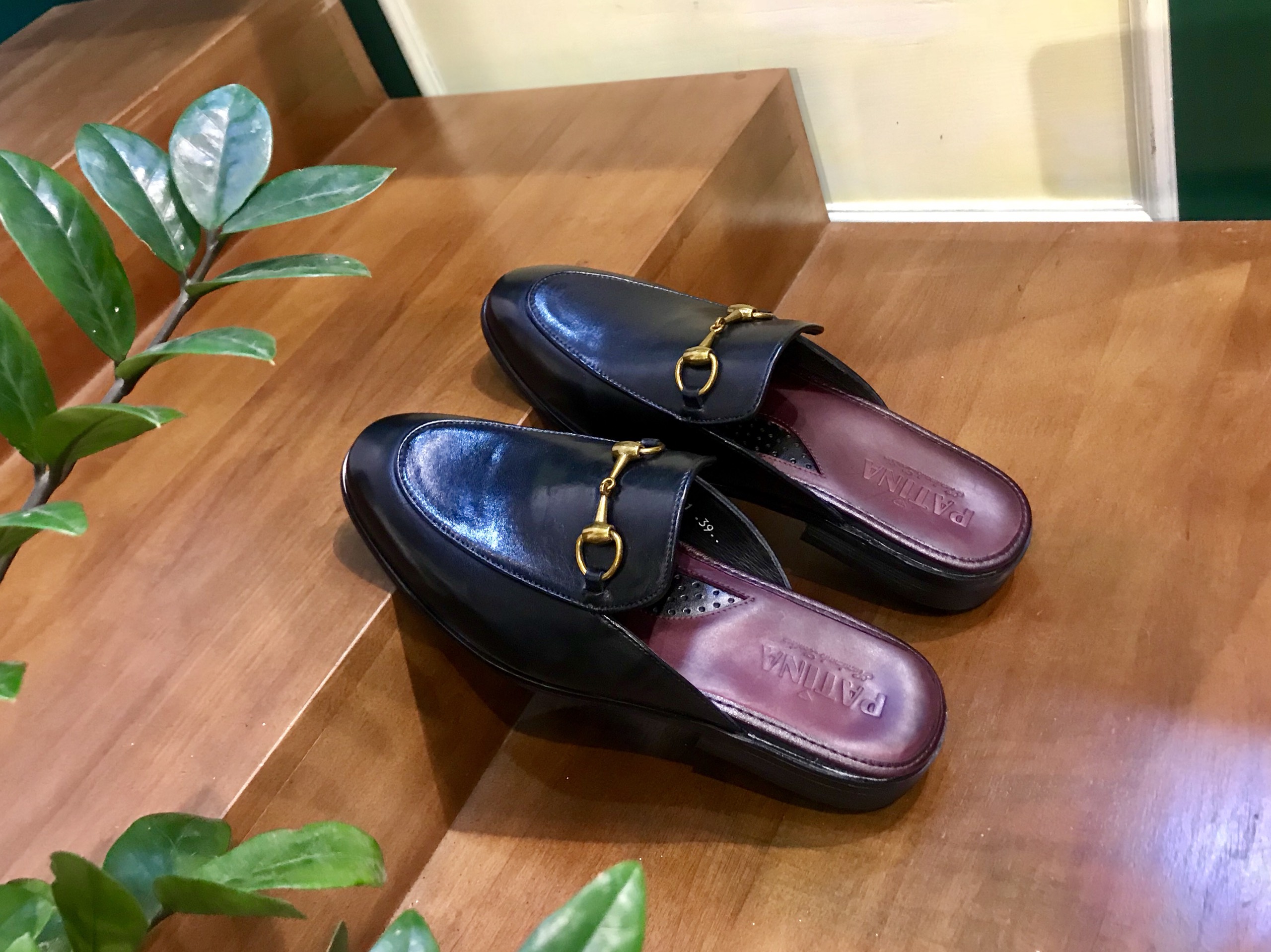 SỤC DA NAM PATINA ĐEN KHÓA