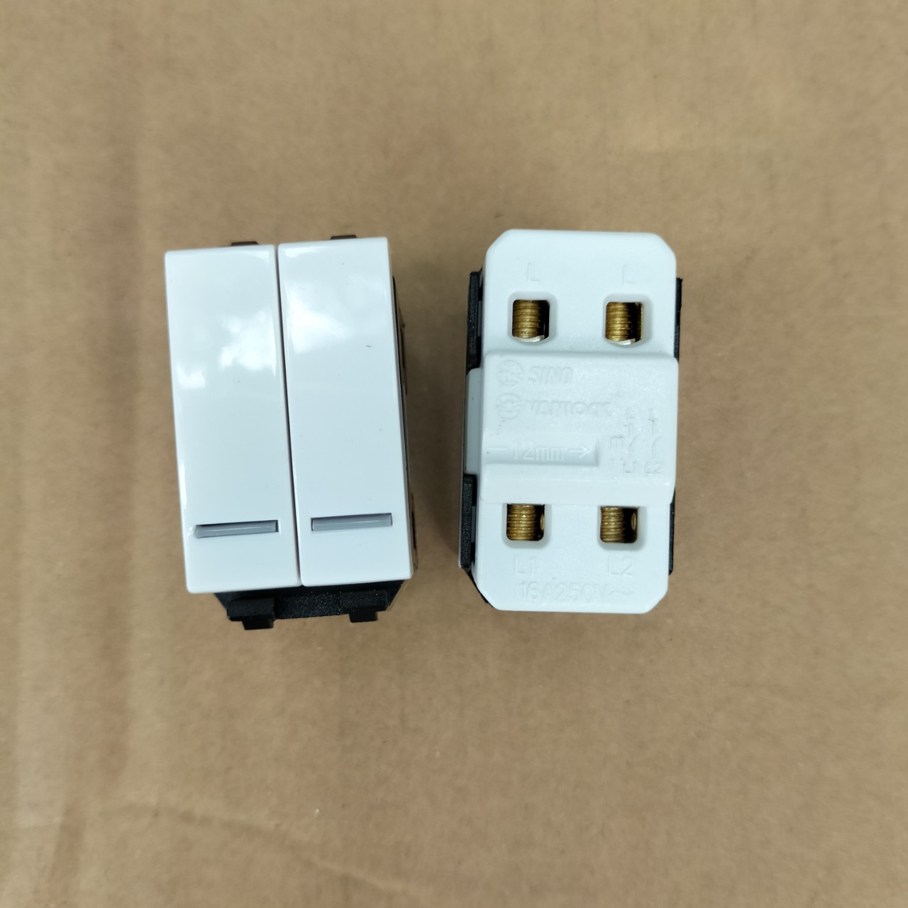 Hạt công tắc kép một chiều S18CC