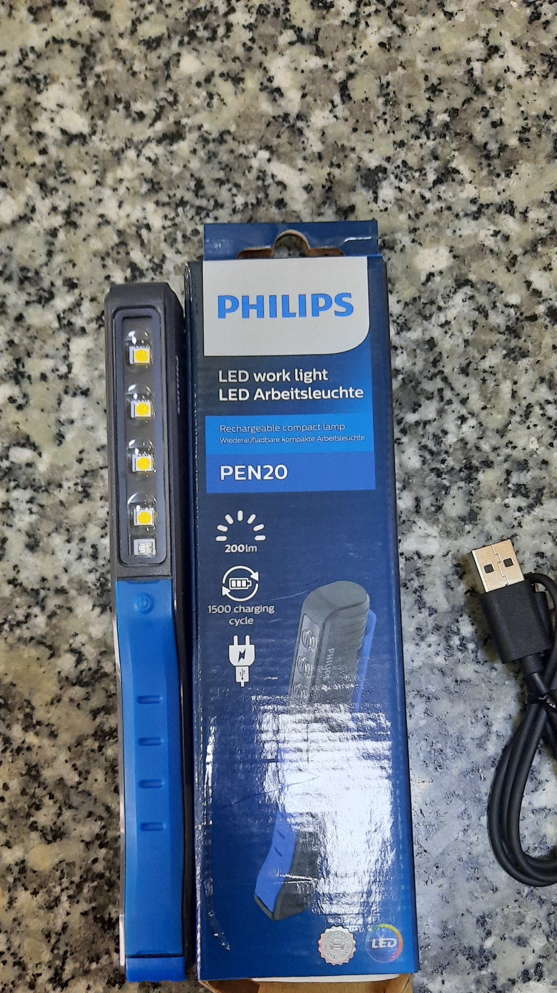 Đèn sạc nhỏ gọn Philips PEN20