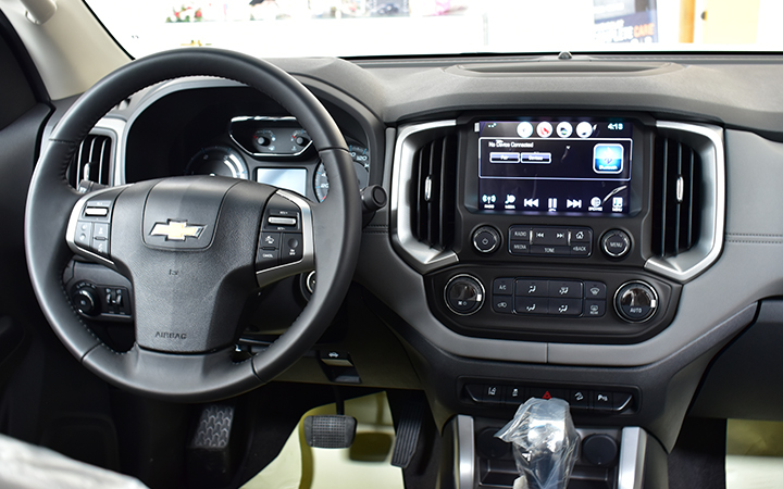 CHEVROLET COLORADO 2018 - 2020: Cường lực màn cảm ứng