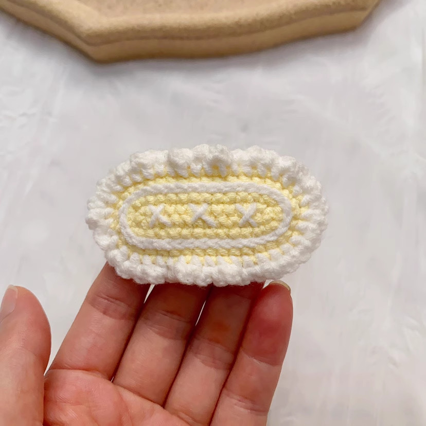 Kẹp tóc viền bằng len handmade
