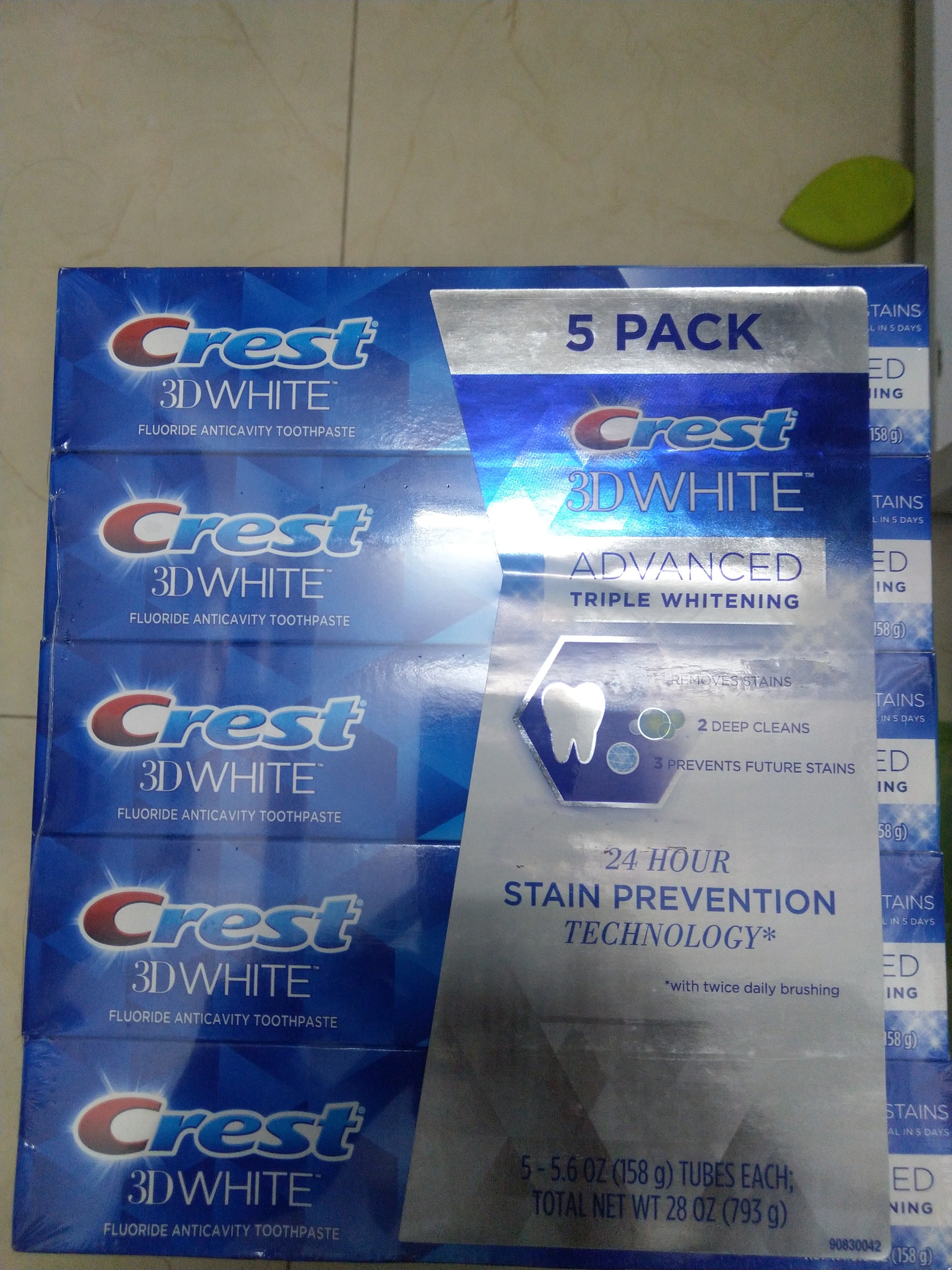 Kem đánh răng Crest 3D White  Advanced Triple Whitening (Hàng xách tay Mỹ)