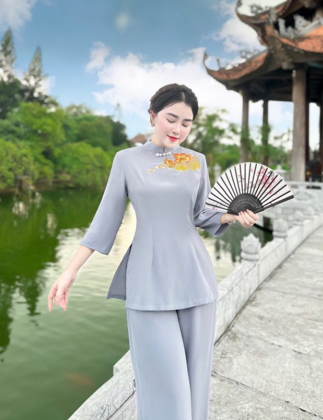 Đồ lam đi chùa lụa thêu hoa cúc tàu đính ngọc