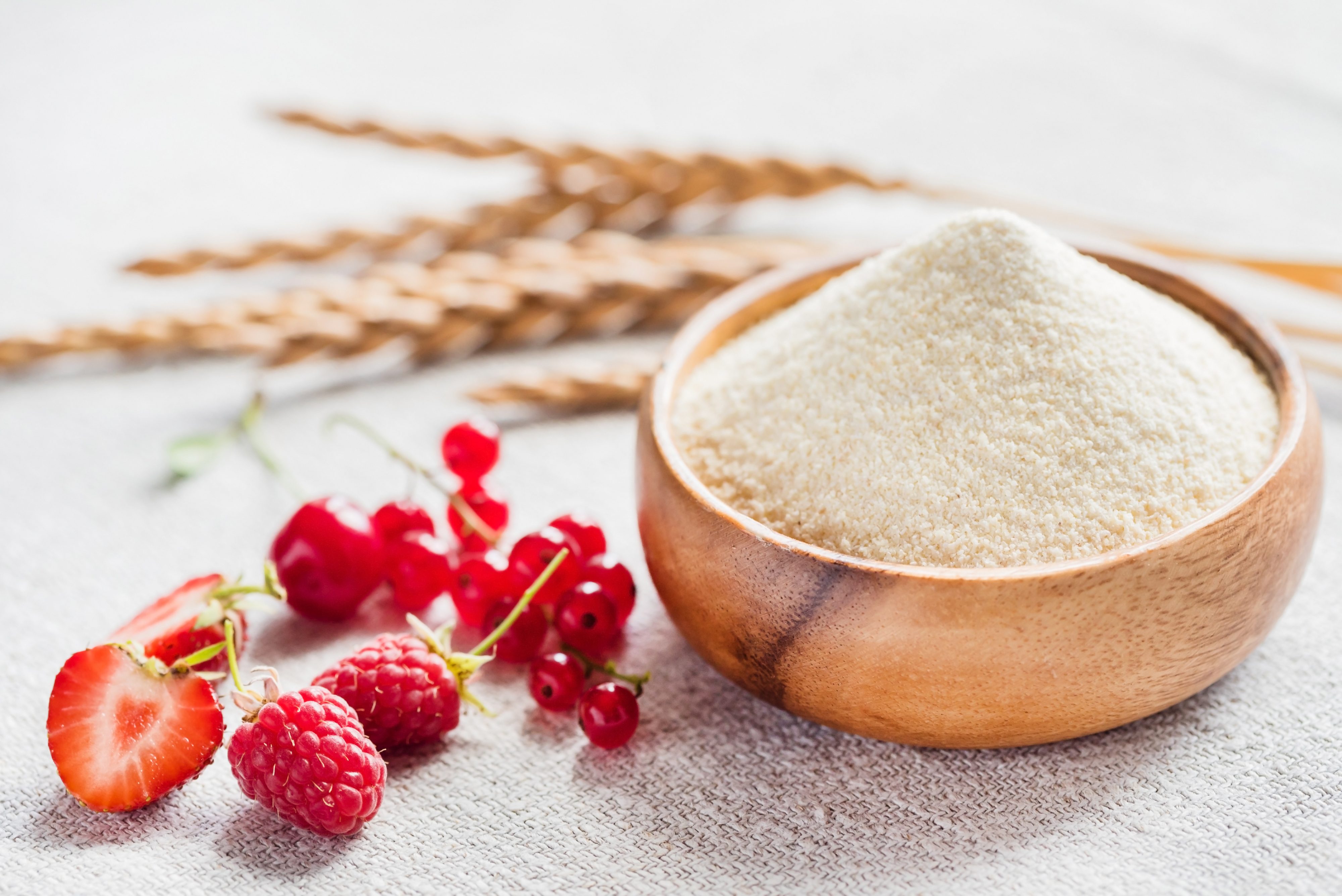 Bob's Red Mill semolina flour 680g