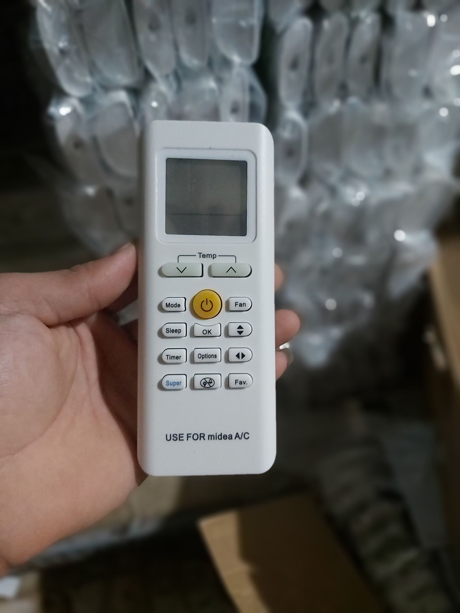 khiển điều hòa međia đời mới