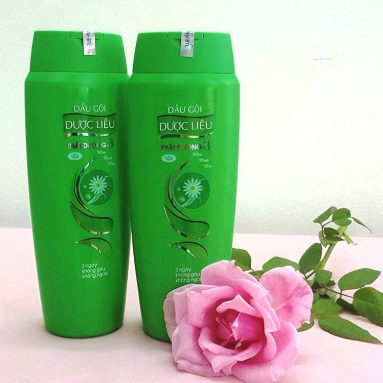 Dầu gội dược liệu Thái Dương 3 chai 200ml