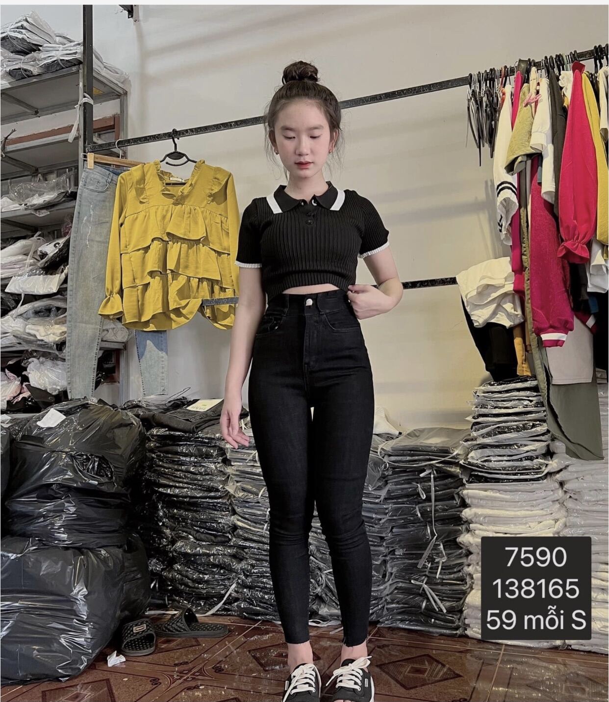 Set Jeans Dài Co Giãn Đen + Áo Croptop Phối Viền