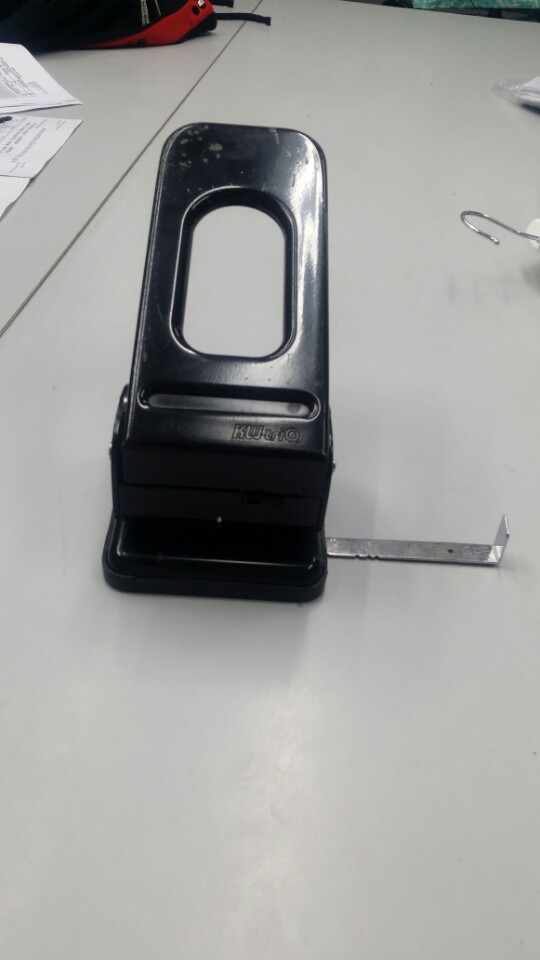 Bấm 2 lỗ lớn KW-TriO 9670 (Heavy Duty Punch 2-Hole)