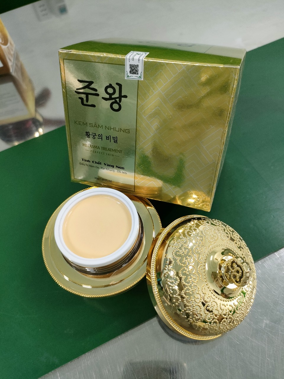 (Tặng kèm b5) KEM SÂM NHUNG GIỮ MÃI NÉT THANH XUÂN 30gr dưỡng da luôn trắng hồng baby Mờ Tàn nhang Giảm mụn