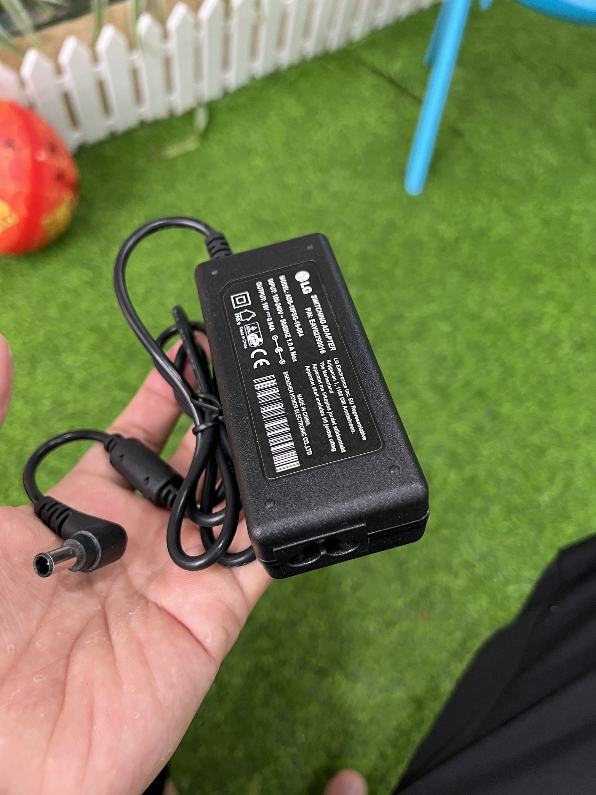 DÂY NGUỒN MÀN HÌNH 19V 0.84A LG
