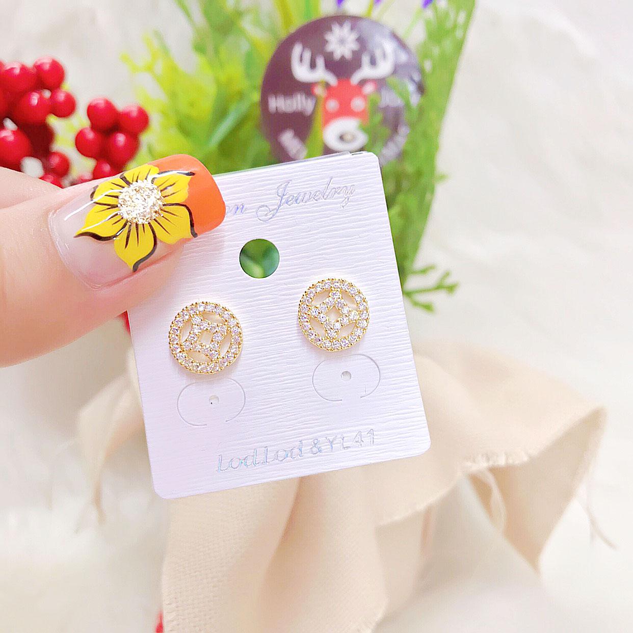 Đôi Bông Tai Tròn Hoa Văn Đồng Tiền Đính  Đá  UH40(5).20.11 - Tặng Kèm Hộp - Được Đổi Trả Trong Vòng 03 Ngày