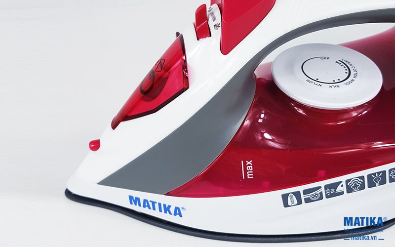 [HCM]Bàn ủi hơi nước matika 2916