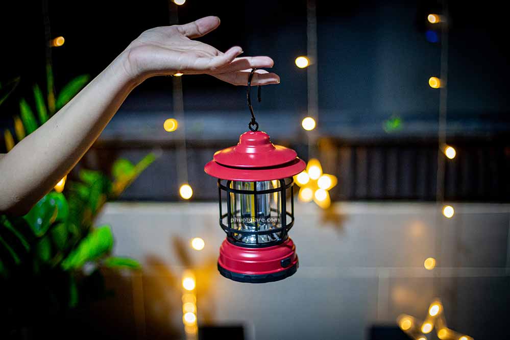 đèn bão LED cắm trại du lịch dùng pin AA