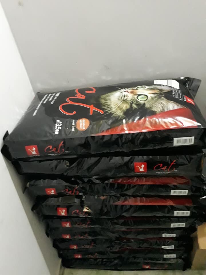Thức ăn hạt khô Cateye Catseye cho mèo mọi lứa tuổi (Bao 13,5kg)