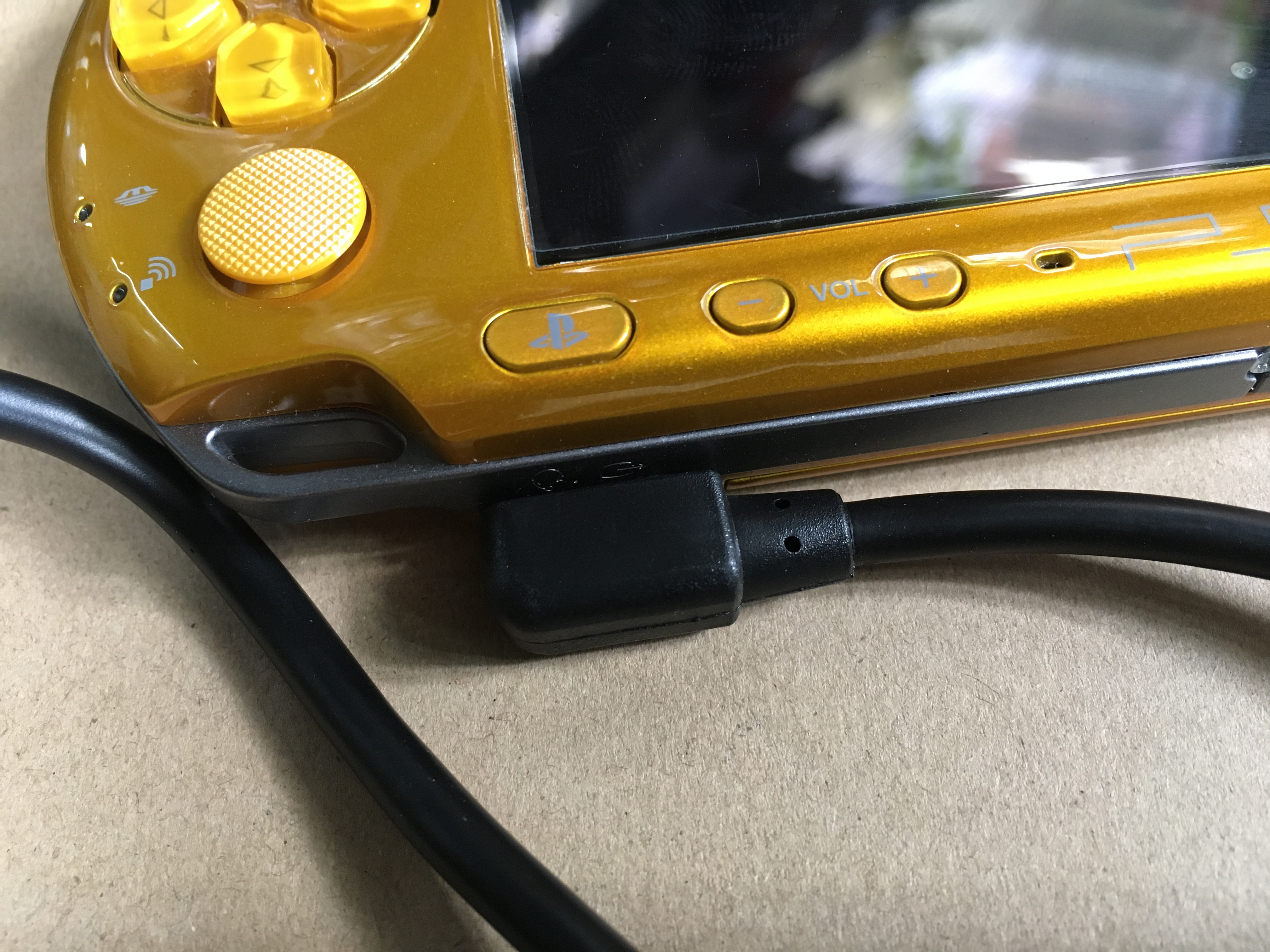 Dây AV Component Xuất Hình Ra Tivi Cho PSP Slim 2000 3000