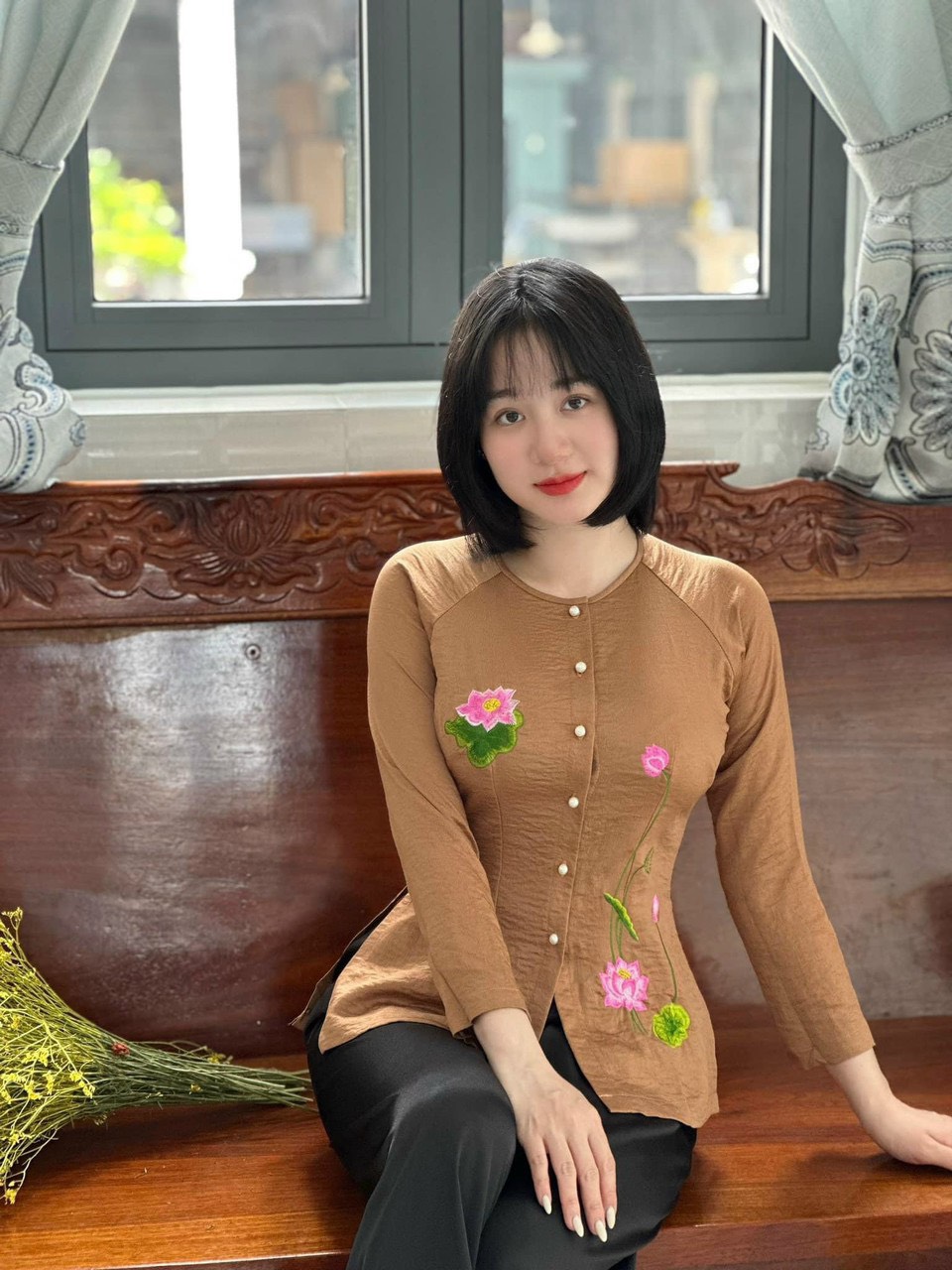 ÁO BÀ BA THÊU HOA SEN LỤA TƠ TẰM