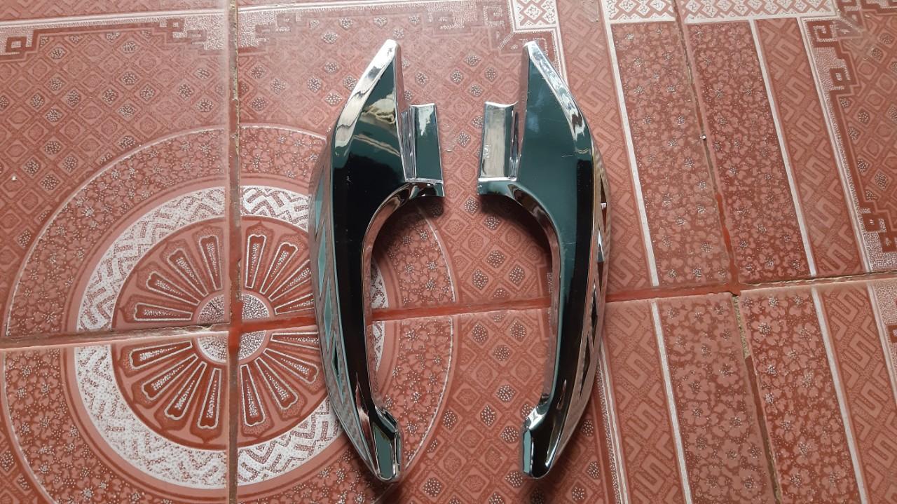 hai miếng ốp cảng cho xe winner x