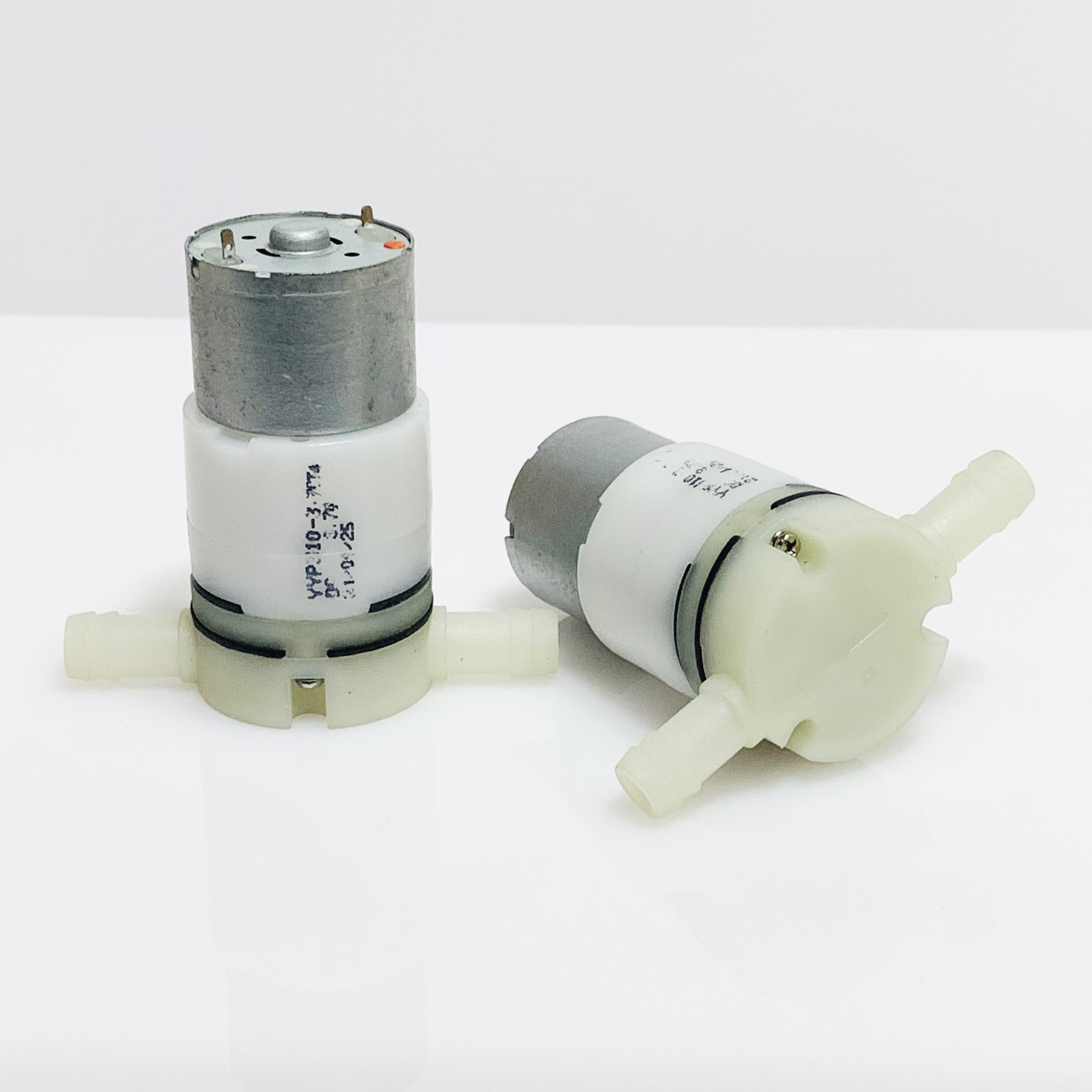 Bơm nước mini, bơm chân không 3.7V - 600ml / phút