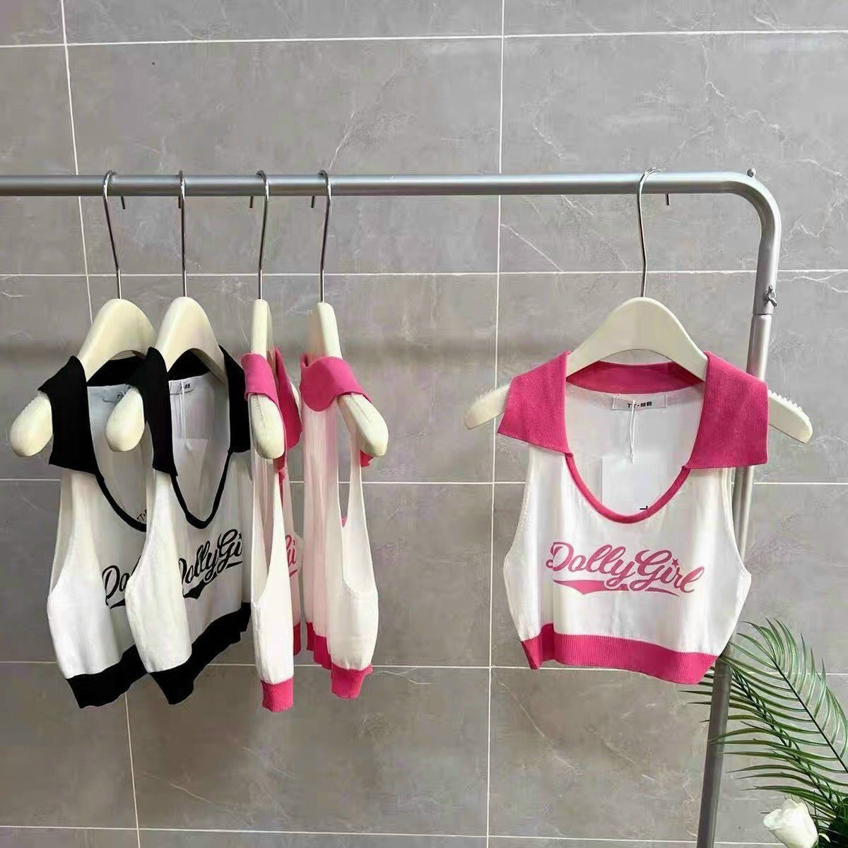 ÁO THUN CROPTOP CỔ BẺ HAI MÀU